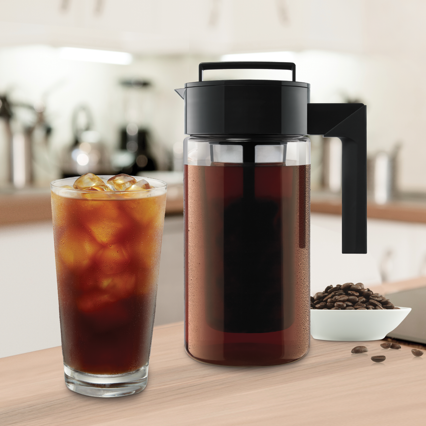 cold-brew-coffee-maker-p1 10310-ColdBrewCoffeeMaker-1qt-lifestyle2.png