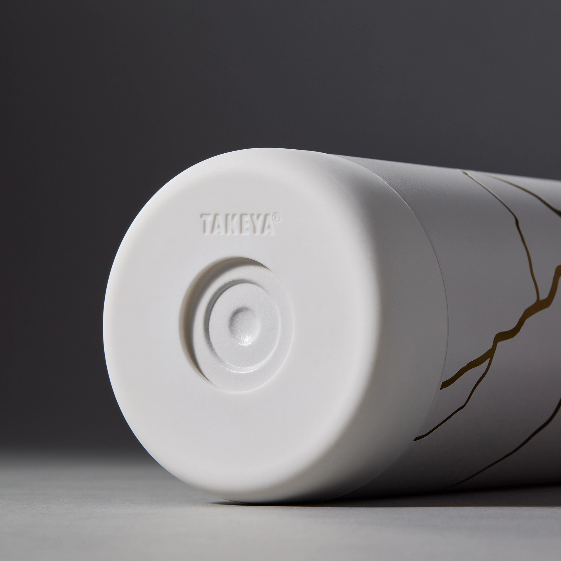 kintsugi-water-bottle-with-straw-lid-q1 51389-TK_HO25_Kintsugi_Takeya9255.png