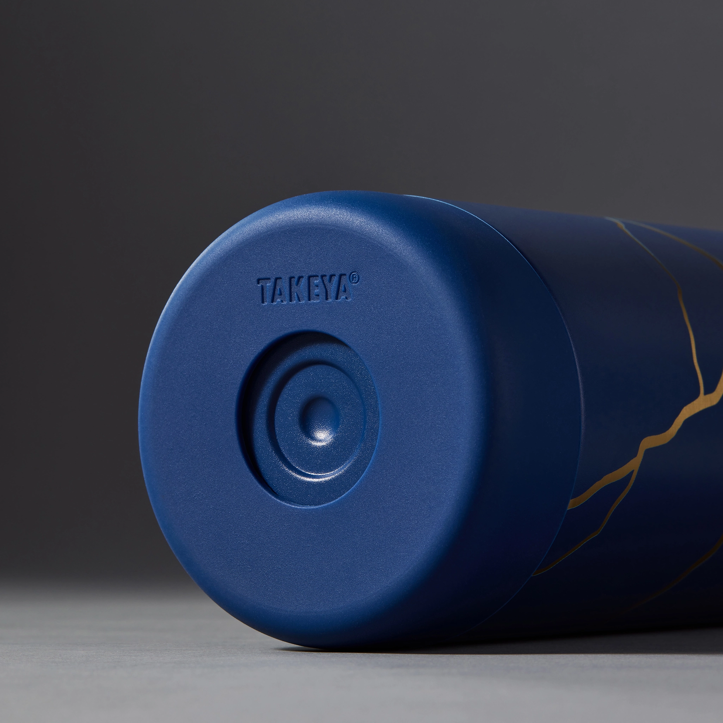 kintsugi-water-bottle-with-spout-lid-n8 51390-TK_HO25_Kintsugi_Takeya9249.png